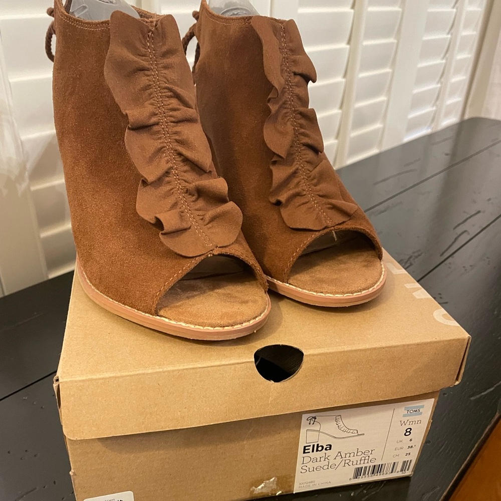 Toms Elba Dark Amber Brown Suede Ankle Booties
